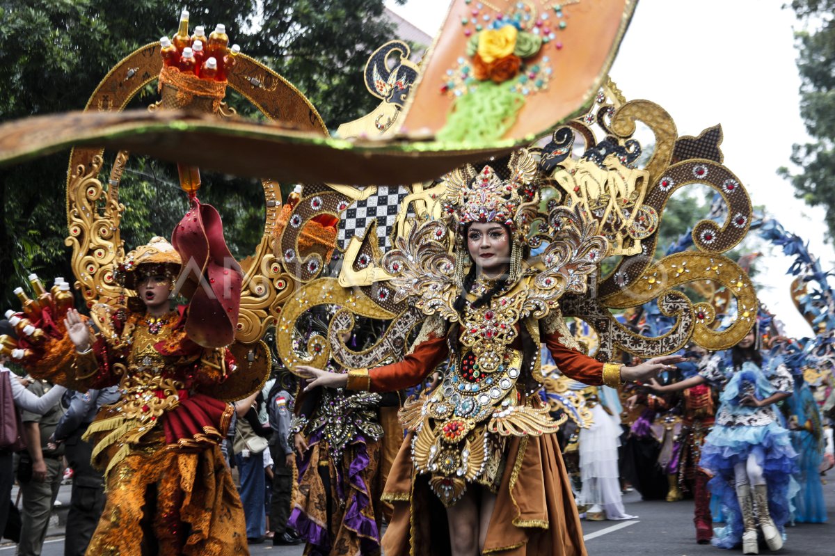 Menghidupkan Legenda Lewat Costum Carnival